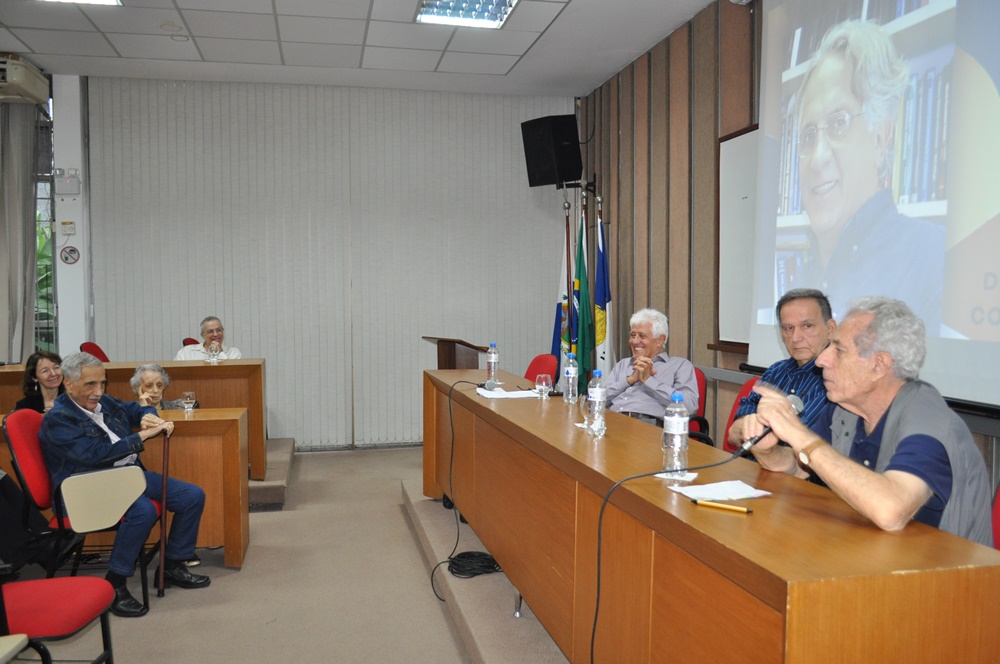 Professor Emérito da UFRJ, Basílio de Bragança é homenageado no CCMN